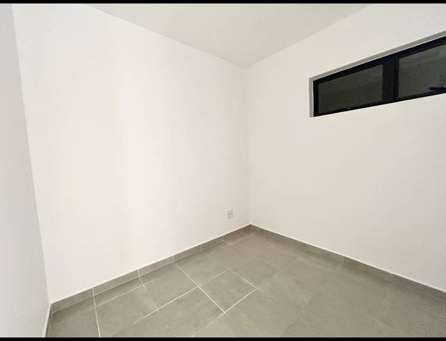 2 BEDROOM APARTMENT FOR SALE IN SHEFFIELD BEACH